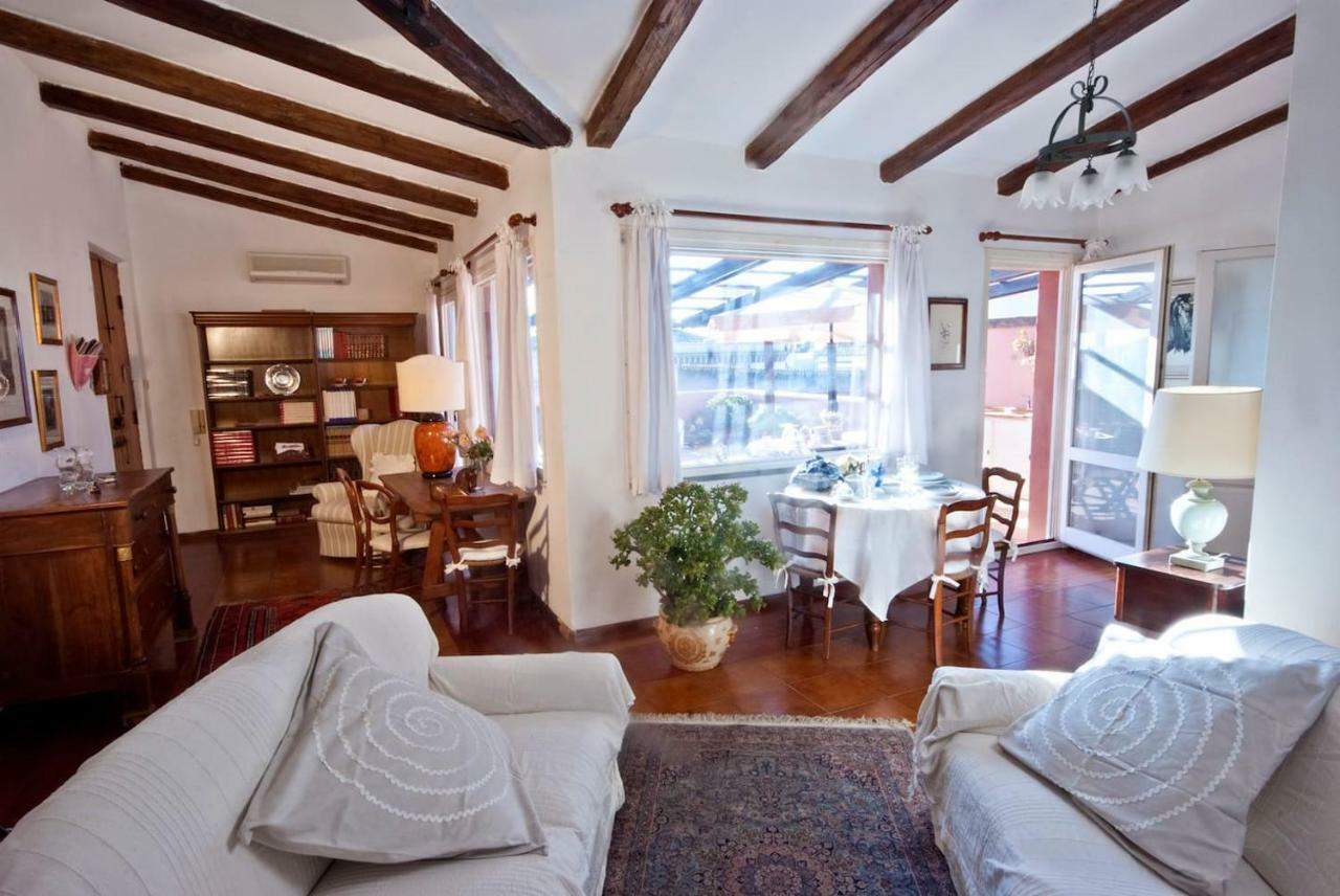 Attico In Centro Con Vista Della Torre - Cozy Penthouse Facing To The Tower Leilighet Oristano Eksteriør bilde