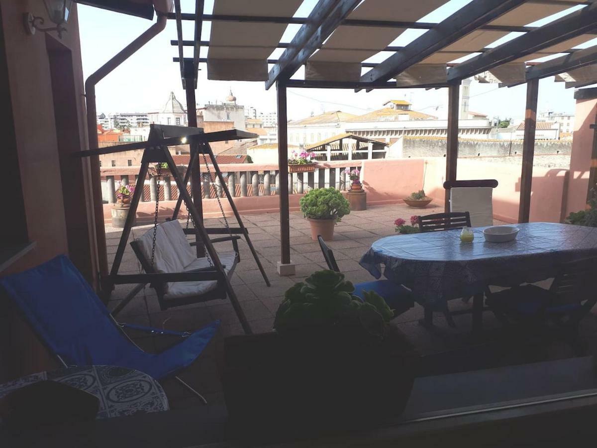 Attico In Centro Con Vista Della Torre - Cozy Penthouse Facing To The Tower Leilighet Oristano Eksteriør bilde